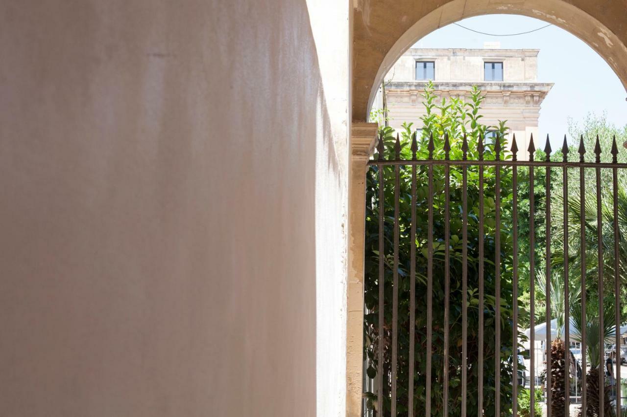B&B Piazza Libertini Lecce Exterior photo